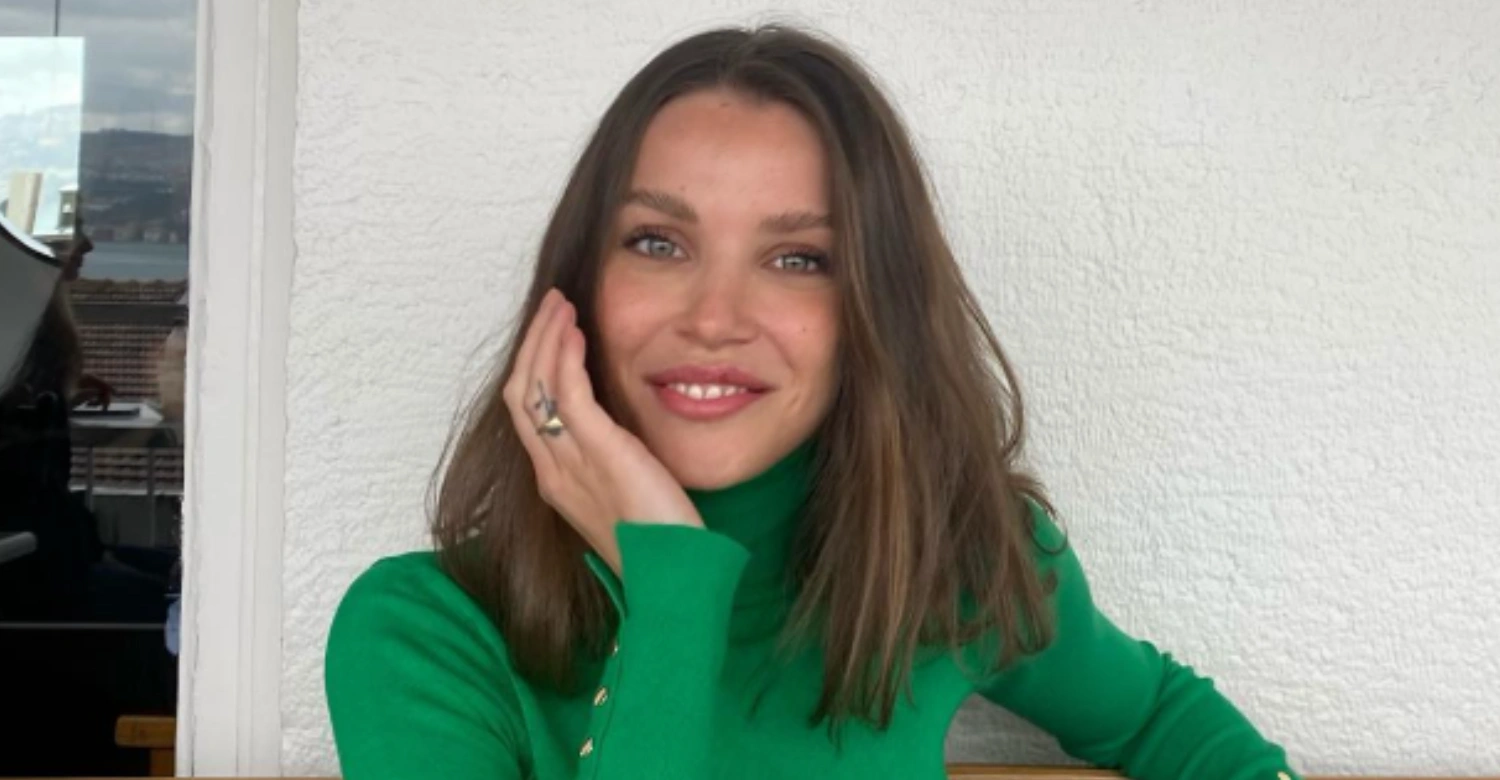 yaren güldiken closeup